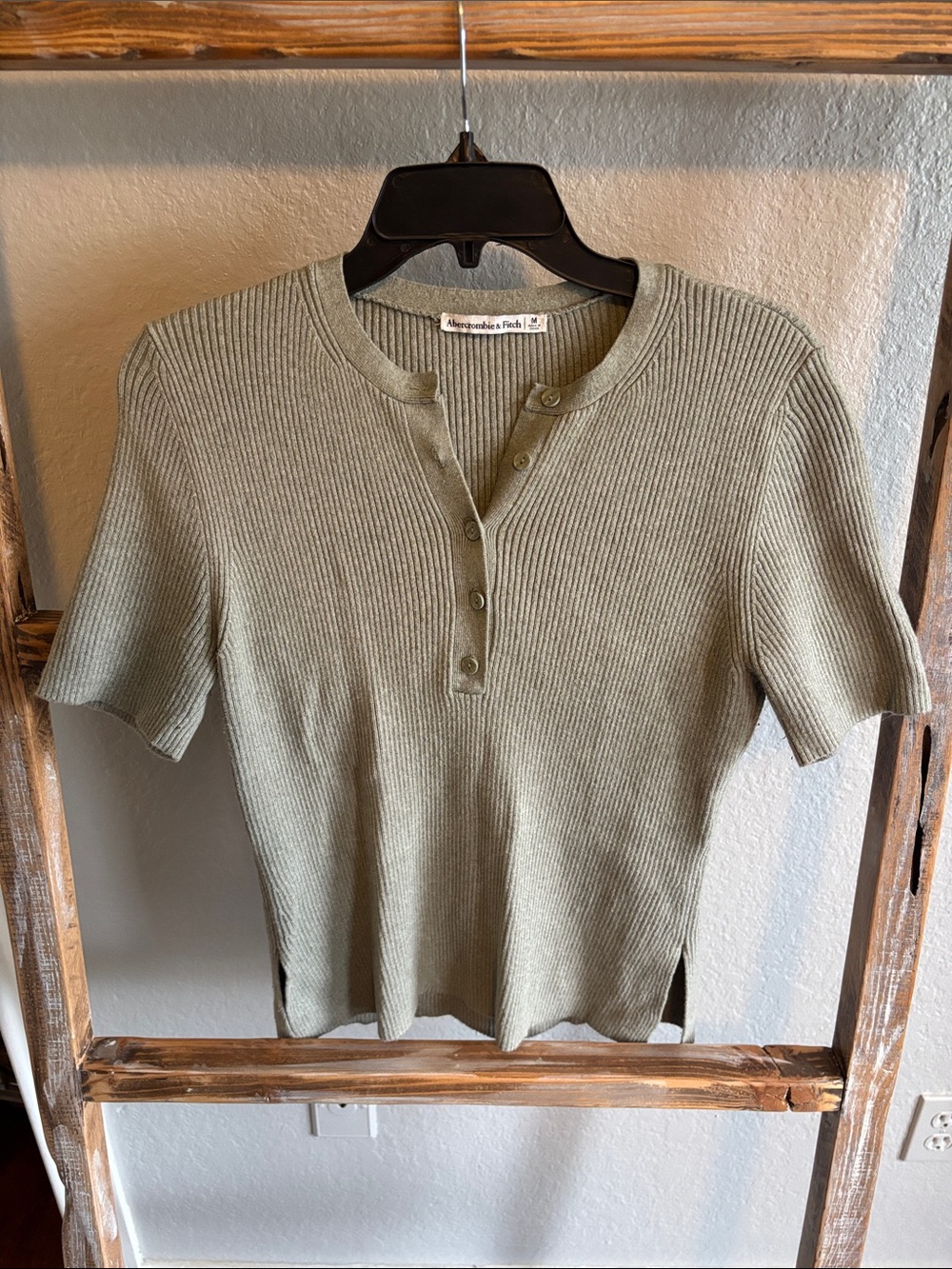 Abercrombie & Fitch Olive Ribbed Henley Short Sleeve Top